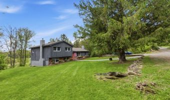 3 Lew May Dr, Andover, NJ 07860
