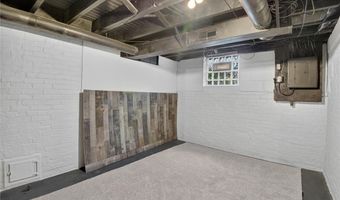 405 Silver St, Akron, OH 44303