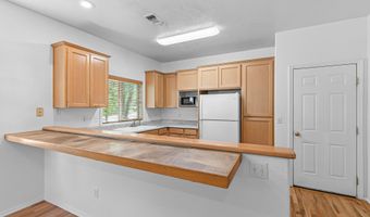 411 N Mountain Ave, Ashland, OR 97520