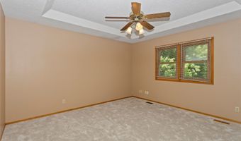 1006 SE Peterson Dr, Ankeny, IA 50021