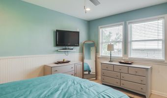 5076 Utah St, Bay St. Louis, MS 39520