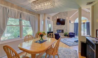 84 Bakewell Ct, Cranston, RI 02921