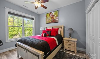 2 Wood Path Ln, Arden, NC 28704