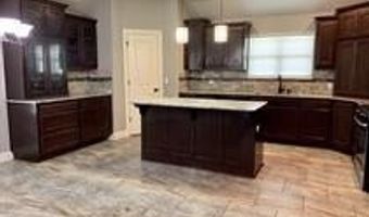 902 SW Cabriolet St, Bentonville, AR 72712