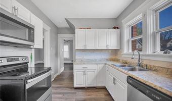 256 E York St, Akron, OH 44310