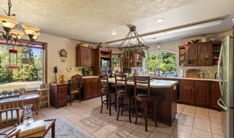 913 Starveout Creek Rd, Azalea, OR 97410