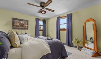 58 CRESTVIEW Dr, Appleton, WI 54915