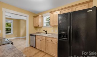 2 Cottage Cove Ln, Asheville, NC 28803