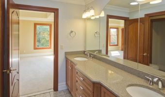 81 Potts Rd, Allentown, NJ 08501