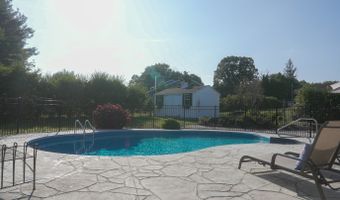 18 Carriage Dr, Burlington, CT 06013