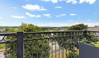 24 Pleasant St, Bangor, ME 04401