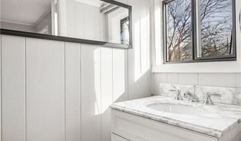 9 Linden Ave, East Providence, RI 02916