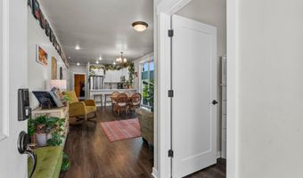 20713 SE Iron Horse Ln, Bend, OR 97702