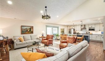 885 Kenton Ct, Akron, OH 44313