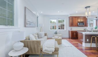 9715 SINGLETON Dr, Bethesda, MD 20817