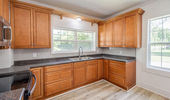 822 Chesnut St, Camden, SC 29020