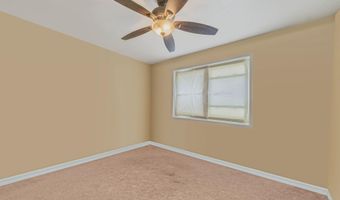 700 Broadway 47, Amityville, NY 11701