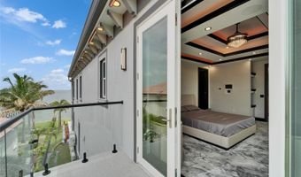 6526 SURFSIDE Blvd, Apollo Beach, FL 33572