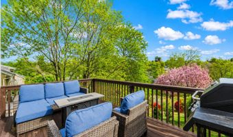 15 Berkshire Dr, Brookfield, CT 06804