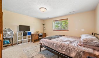 240 Bent Tree Ct, Andover, KS 67002