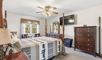 11 Southbury Rd, Cumberland, RI 02864