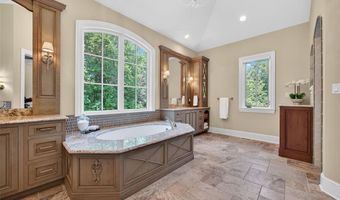 262 Dietrich Rd, Ballwin, MO 63021
