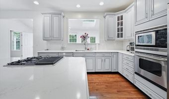 17 WATERTON Dr, Bear, DE 19701