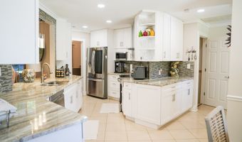 8 Apalachee St, Apalachicola, FL 32320