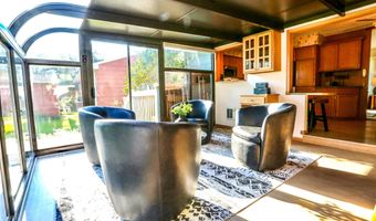 903 Willow Dr, Aberdeen, SD 57401