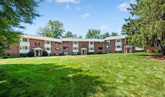1 Town House Ln 6, Acton, MA 01720