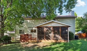 800 Eaglebrooke Dr, Ballwin, MO 63021