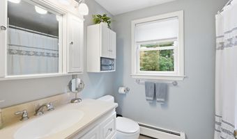 19 Tamarack Ln, Amherst, NH 03031