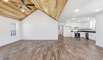 317 Creekside Dr, Albertville, AL 35950
