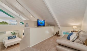 586 Kaimalino St, Kailua, HI 96734