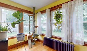 184 Whitney St, Auburn, ME 04210