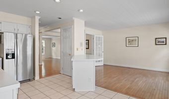 7441 HEATHERFIELD Ln, Alexandria, VA 22315