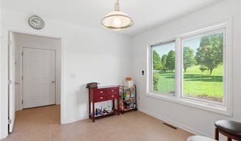 108 Winfield Manor Dr, Adams Twp., PA 16046