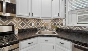 16 Clover Ln, Alloway, NJ 07418
