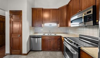 760 Woodside Trails Dr 203, Ballwin, MO 63021