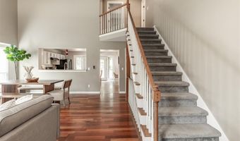 1048 Oak Glen Cir, Ballwin, MO 63021