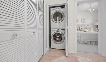 80 BEACH COTTAGE Ln 201, Atlantic Beach, FL 32233