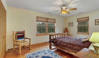 2837 Jackson Dr, Arlington Heights, IL 60004