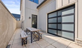 2899 Katmai Dr A, Columbus, OH 43228