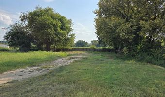 800 S Parkway Dr, Alvarado, TX 76009