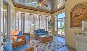 621 WINTERSIDE Dr, Apollo Beach, FL 33572