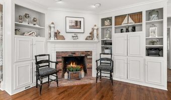 8 Seagate Rd, Darien, CT 06820