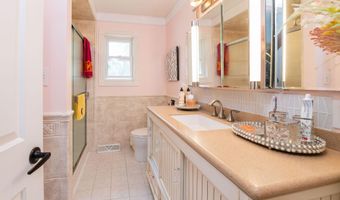 989 McCabe Ave NE, Ada, MI 49301