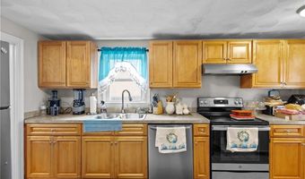690 Killingly St, Johnston, RI 02919