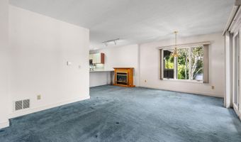 51 River Front Dr 3, Manchester, NH 03102