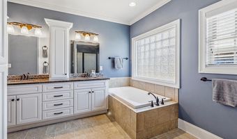 821 E Golden View Ln, Boiling Springs, SC 29316